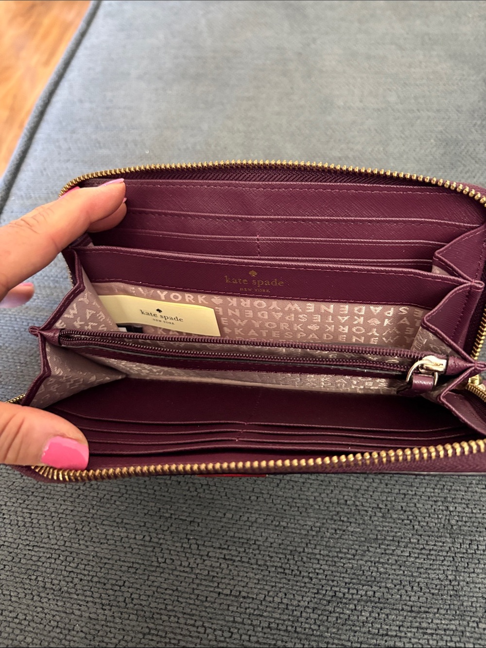 Kate Spade New York Zip Around Wallet | Plum Burgundy Saffiano Leather NWOT - Picture 4 of 10